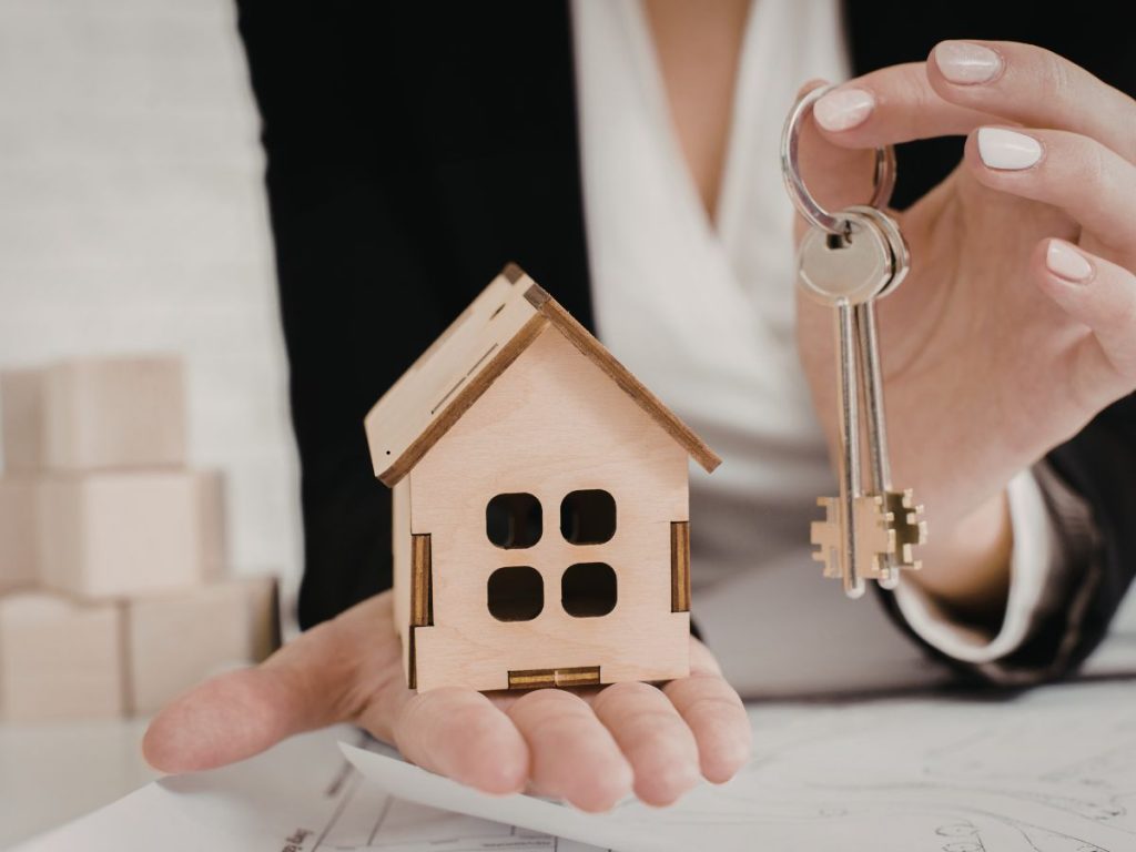 Do I Need a Lawyer If I Sell My House for Cash